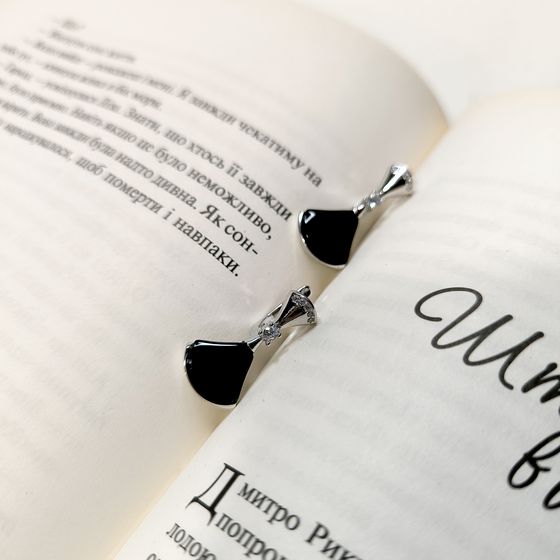 Срібні сережки з оніксом, фіанітами