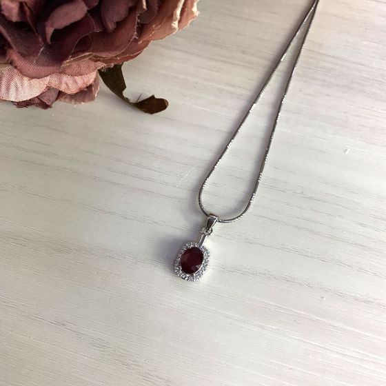 Серебряная подвеска с рубином