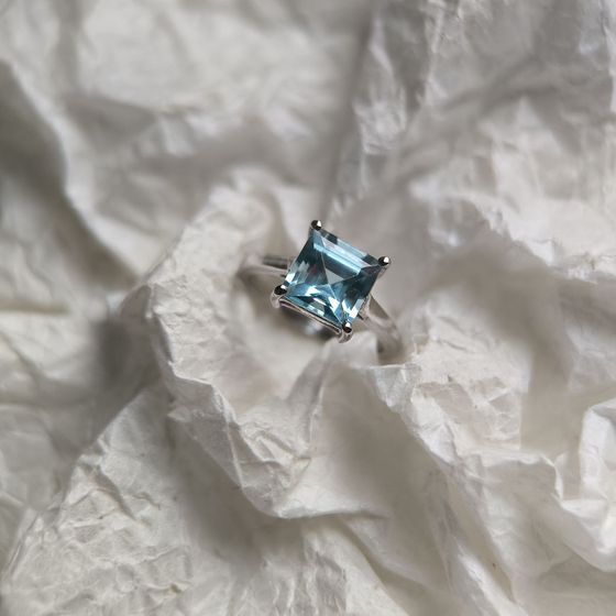 Серебряное кольцо с топазом 2.983ct