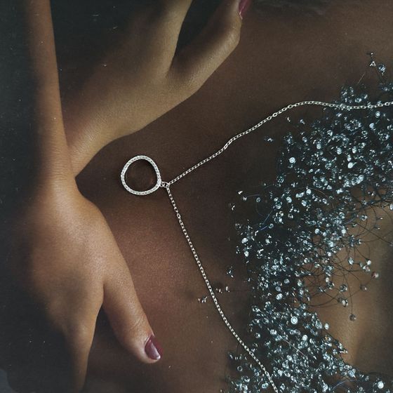 Silver necklace with phianites