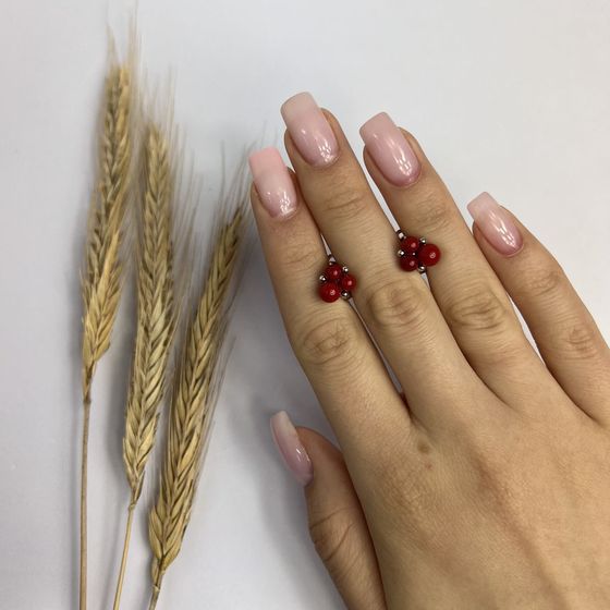 Срібні сережки з коралом