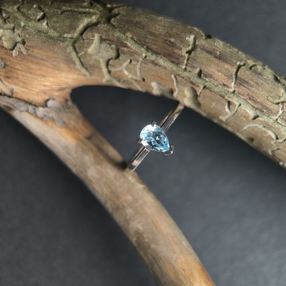 Срібна каблучка з топазом 0.771ct