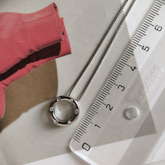 Silver necklace with cubic zirconia