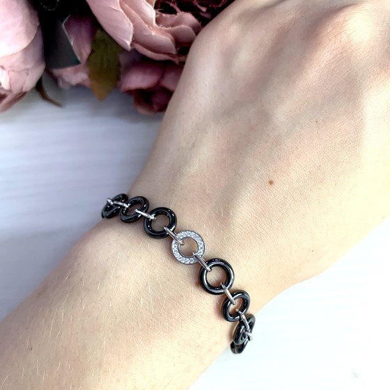 Silver bracelet with ceramics