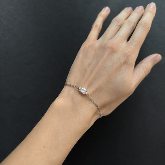 Silver bracelet with cubic zirconia