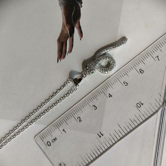 Silver necklace with phianites