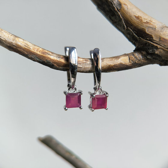 Срібні сережки з рубіном 1,99 карата