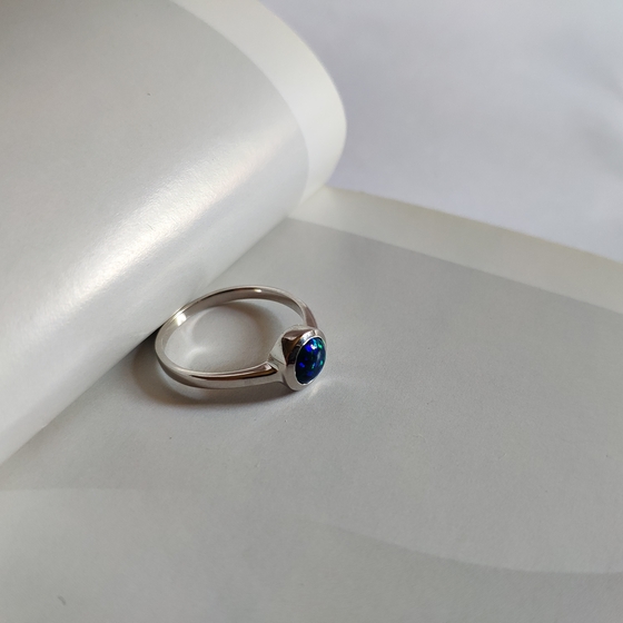Серебряное кольцо с опалом 0.3ct