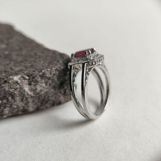 Серебряное кольцо с рубином 1.717ct