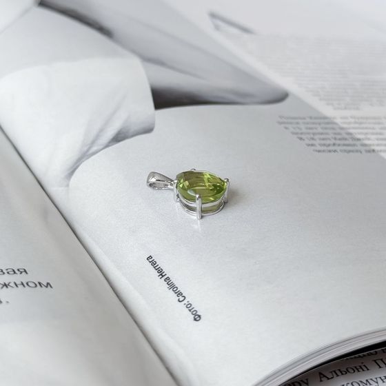 Серебряная подвеска с хризолітом 4.275ct
