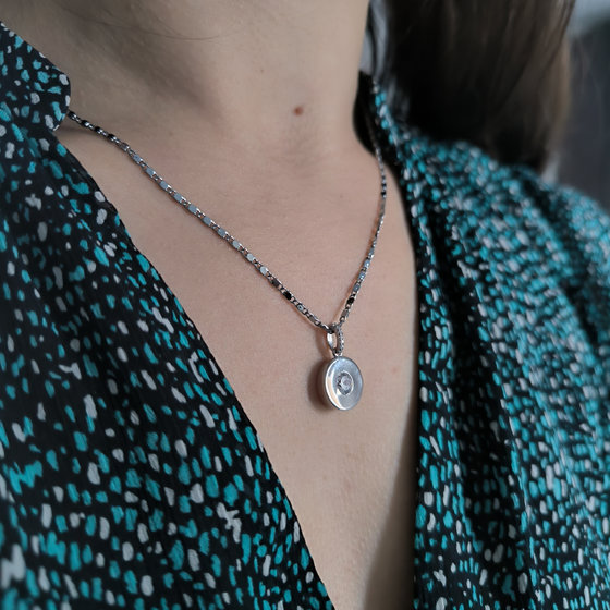 Silver pendant with cubic zirconia