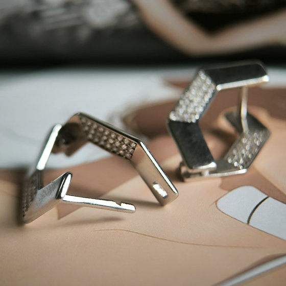 Срібні сережки з фіанітами