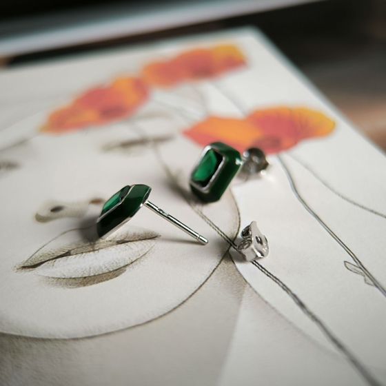 Серебряные серьги с фианитами, емаллю