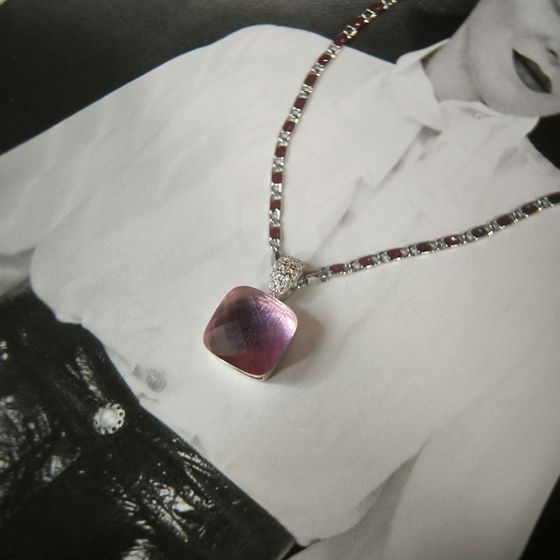 Silver pendant with phianites