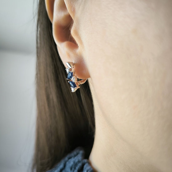 Silver earrings with 2.15ct sapphire, cubic zirconia