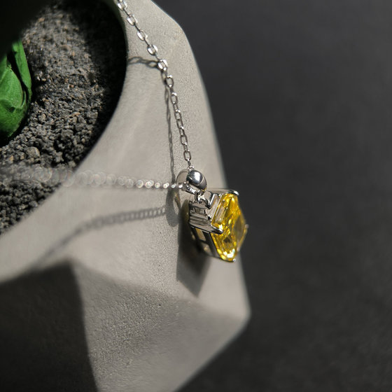 Silver necklace with cubic zirconia