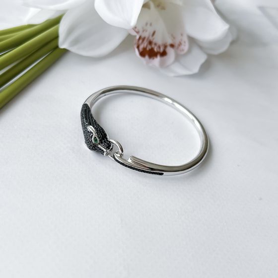 Silver bracelet with phianites