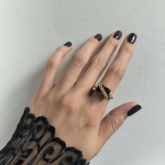 Срібна каблучка з гранатом 4.135ct