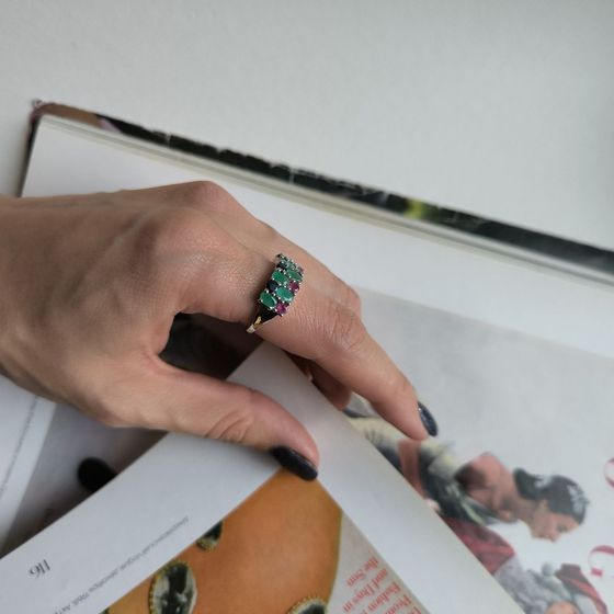 Silver ring with 1.917ct sapphire, emerald, ruby