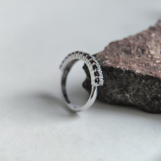 Silver ring with garnet