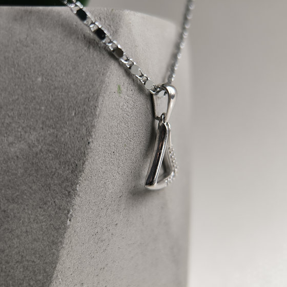 Срібна підвіска з фіанітами 0.1ct