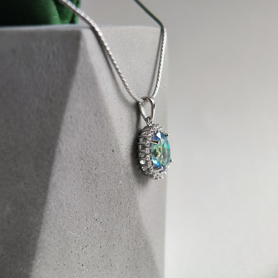 Silver pendant with mystic topaz 2.113ct