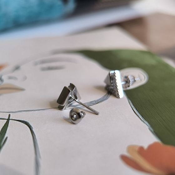 Срібні сережки з перламутром, фіанітами