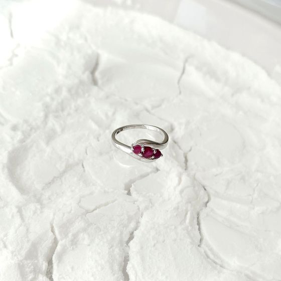 Silver ring with ruby 0.767ct