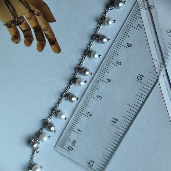 Silver necklace with pearls