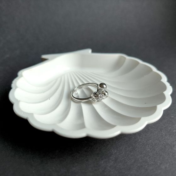 Срібна каблучка без каменів