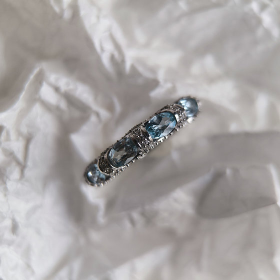 Срібне кільце з топазом 6.787ct, фіанітами