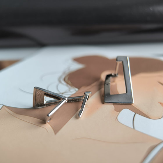 Срібні сережки без каменів