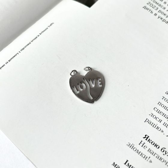 Срібна підвіска без каменів