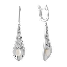 Silver earrings with pearls