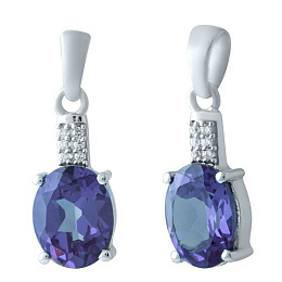 Silver pendant with a 3.291-carat alexandrite