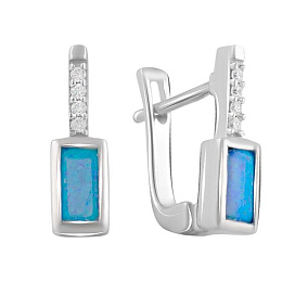 Silver earrings with a 0.395-carat opal