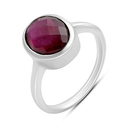 Silver ring with a 3.5ct ruby