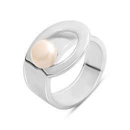 Silver ring with pearls