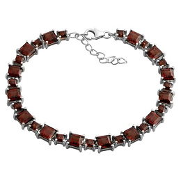 Silver bracelet with a 14.975-carat garnet