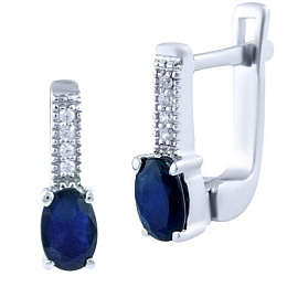 Silver earrings with a 1.188-carat sapphire