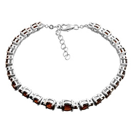 Silver bracelet with a 9.14-carat garnet