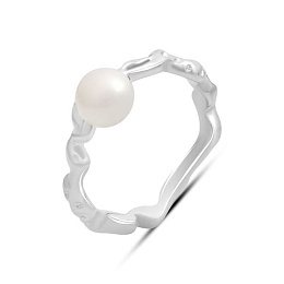 Silver ring with pearls