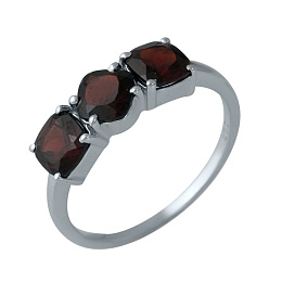 Silver ring with a 2.242-carat garnet