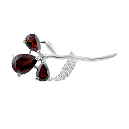 Silver brooch with garnet 1.915ct