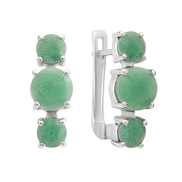 Silver earrings with a 4.557-carat emerald