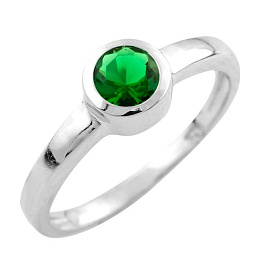 Silver ring with an emerald (nano)