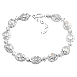 Silver bracelet with 7.97ct topaz