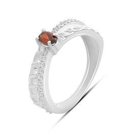 Sterling silver ring with 0.643ct garnet and fianites