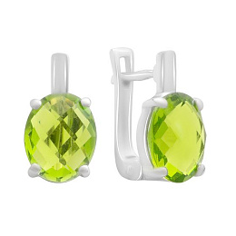 Silver earrings with chrysolite