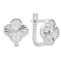 Gold earrings without stones